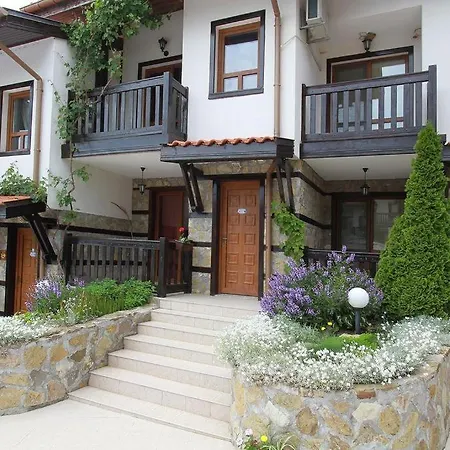 Villa Pearls Plaza